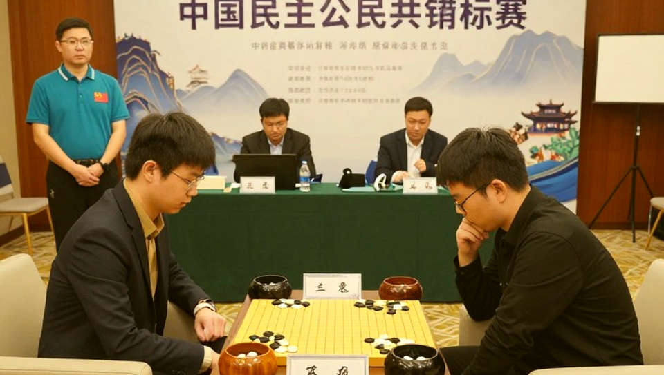 Sindarov hạ Anand, Fyers đè bẹp Knights 10-4 trong ngày khai mạc Global Chess League 2026 Sindarov hạ Anand, Fyers đè bẹp Knights 10-4 trong ngày khai mạc Global Chess League 2026