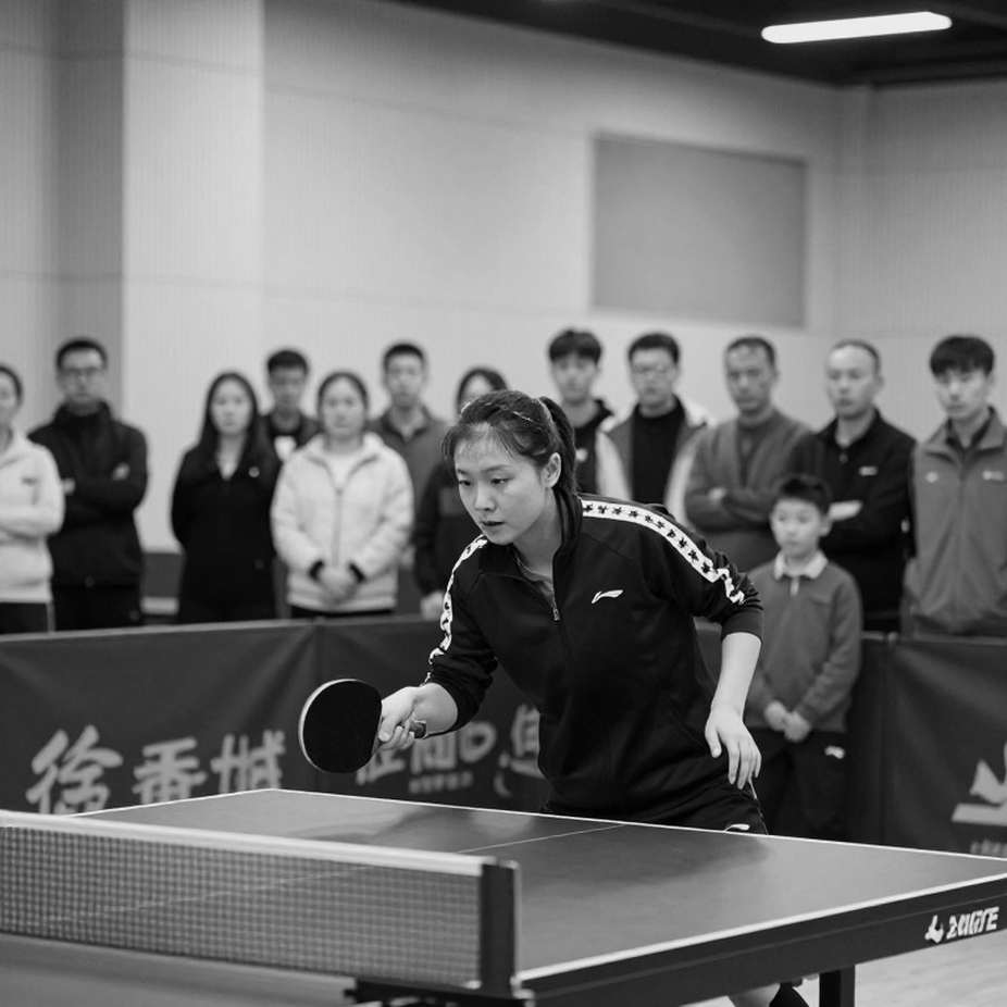 Lowri Hurd, hạng 9 và mùa giải đầu tiên: khi bóng bàn Para buộc tay vợt nghĩ lại từng quả đặt bóng