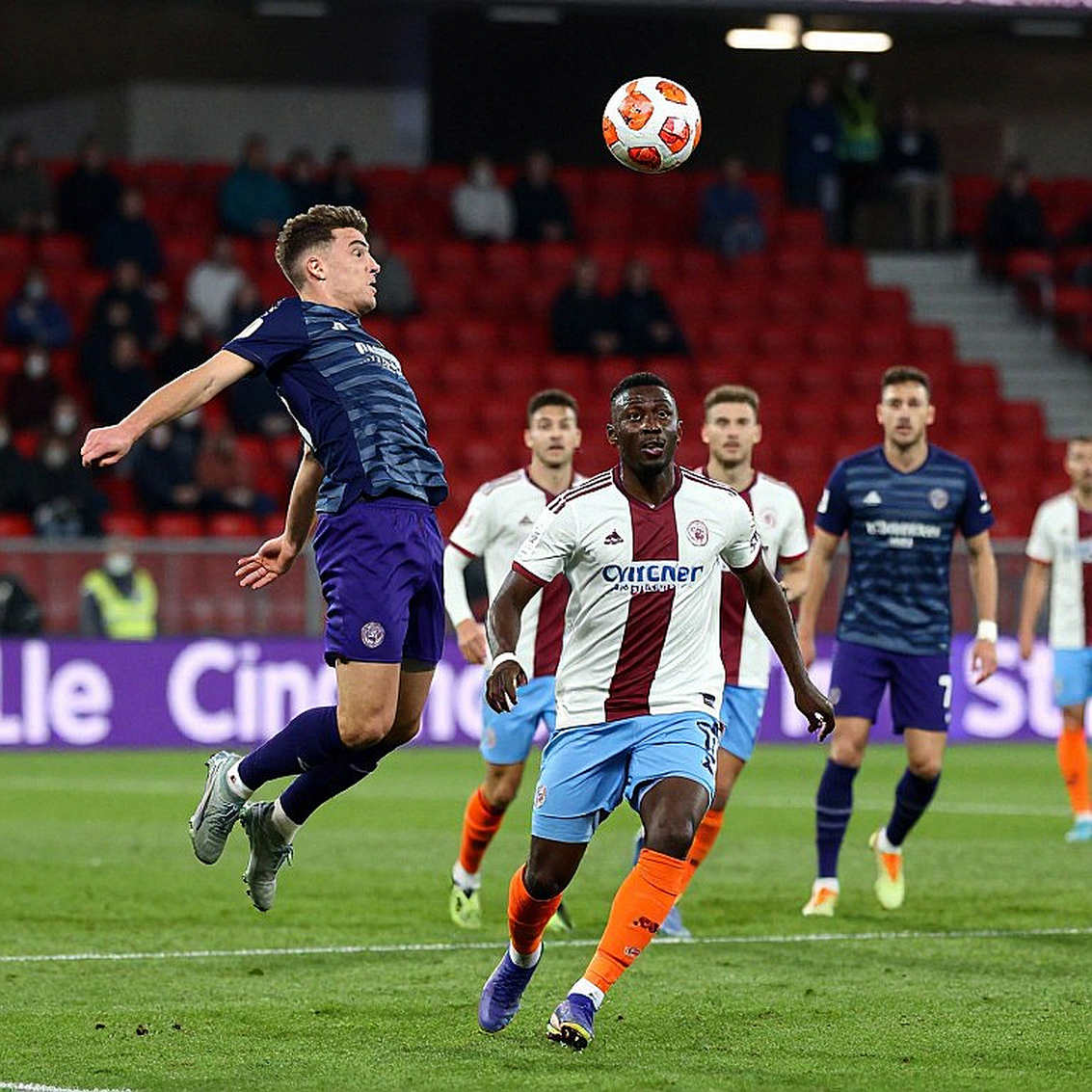 Phạm Tuấn Hải ghi bàn đầu tiên cho Nam Định: chiến thắng 2-0 trước Thanh Hóa và giới hạn của một hàng công tạt cánh