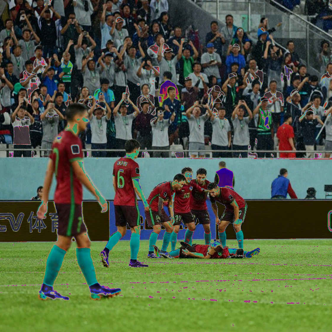 Kỳ chuyển nhượng V.League: đọc tiền, đọc hợp đồng và đọc cả khán đài Kỳ chuyển nhượng V.League: đọc tiền, đọc hợp đồng và đọc cả khán đài