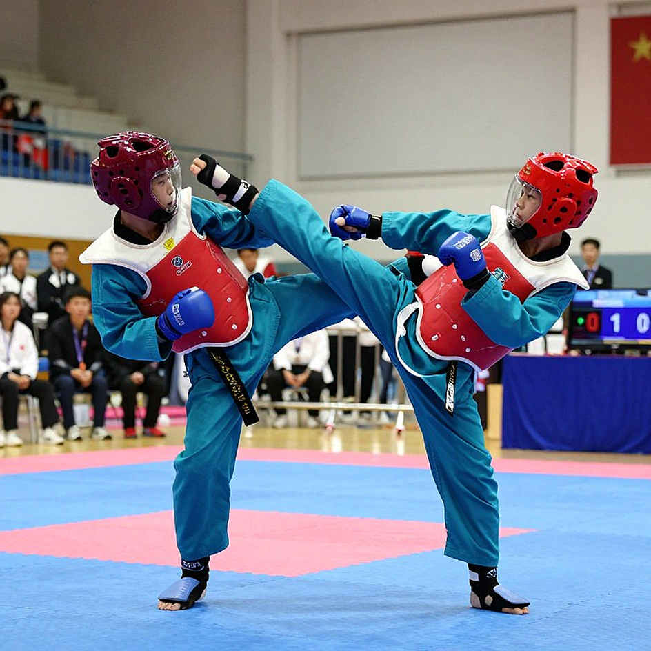 Nhiễu Ly Tam Đẩy Rơi Á Châu Vương, Chờ Ngày Đối Đầu Hào Môn Nhiễu Ly Tam Đẩy Rơi Á Châu Vương, Chờ Ngày Đối Đầu Hào Môn