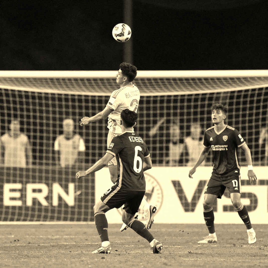 Khoảng trống sau lưng CA TPHCM: nơi vòng 4 V.League được định đoạt
