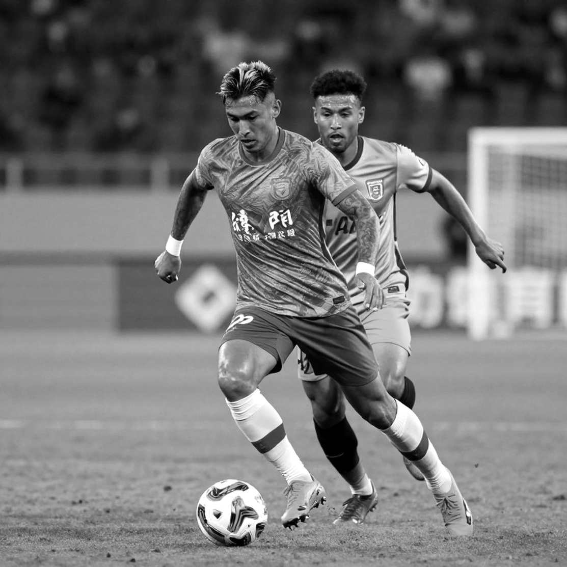 Ronaldo chạm mốc 981 bàn: Al Nassr thắng Neftchi 3-1 và dấu hỏi ở phòng họp