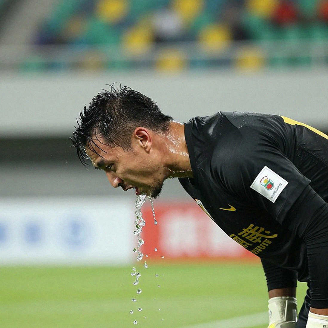Marselino Ferdinan chính thức khoác áo Persija: Hợp đồng hai mùa, lời hứa vô địch và khoảng trống dữ liệu cấp câu lạc bộ Marselino Ferdinan chính thức khoác áo Persija: Hợp đồng hai mùa, lời hứa vô địch và khoảng trống dữ liệu cấp câu lạc bộ