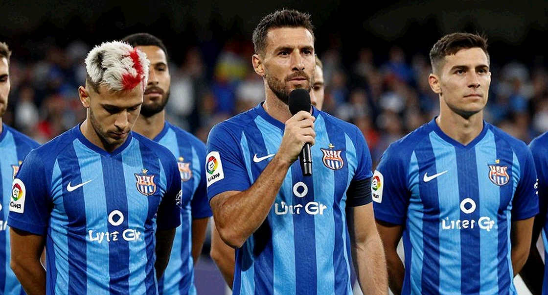 Marselino Ferdinan chính thức khoác áo Persija: Hợp đồng hai mùa, lời hứa vô địch và khoảng trống dữ liệu cấp câu lạc bộ Marselino Ferdinan chính thức khoác áo Persija: Hợp đồng hai mùa, lời hứa vô địch và khoảng trống dữ liệu cấp câu lạc bộ