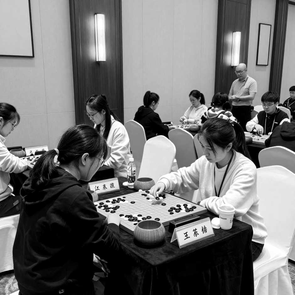 Khi Kasparov Đánh Thức Scotch: Bài Học Từ Một Nước Cờ Bị Quên Và Thị Trường Huấn Luyện Cờ Vua Hiện Đại