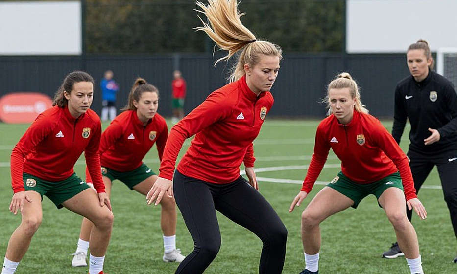 Khoảng trống dữ liệu V-League: Khi sổ sách im lặng, đồng tiền vẫn chảy qua ba cửa Khoảng trống dữ liệu V-League: Khi sổ sách im lặng, đồng tiền vẫn chảy qua ba cửa