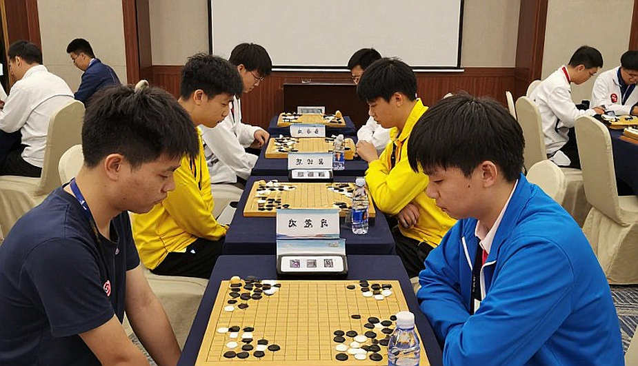 Đầu vào rỗng: Kỳ chuyển nhượng và nghề viết từ những khoảng trống Đầu vào rỗng: Kỳ chuyển nhượng và nghề viết từ những khoảng trống