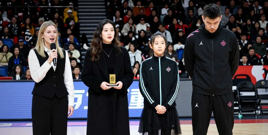 Roma SPQR đặt NBA vào phòng họp: Hai chữ ký trước khi bóng chạm sàn Roma SPQR đặt NBA vào phòng họp: Hai chữ ký trước khi bóng chạm sàn