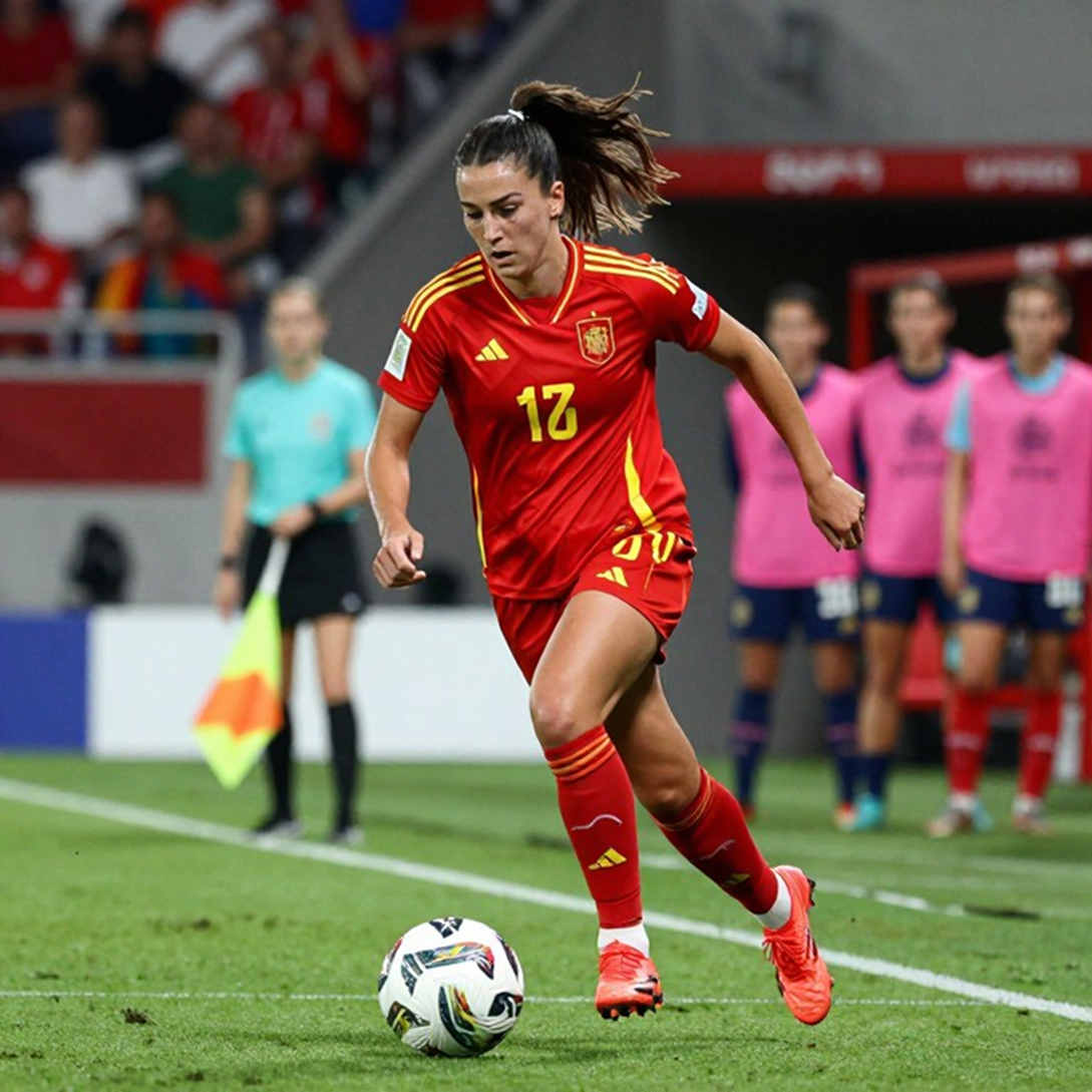 Clásico Nacional giữa tâm bão Coyoacán: América, Chivas và biến số mặt sân không ai kiểm soát Clásico Nacional giữa tâm bão Coyoacán: América, Chivas và biến số mặt sân không ai kiểm soát