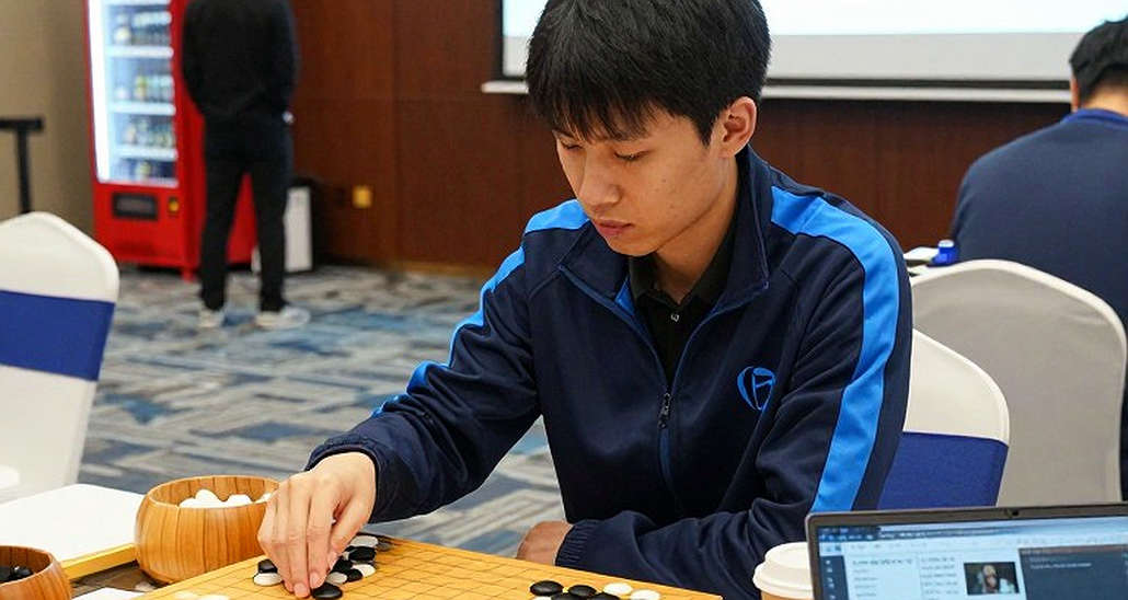 Scotch Opening, Kasparov 2026 và cái bẫy "tiêu đề mồ côi" trong sản phẩm cờ vua