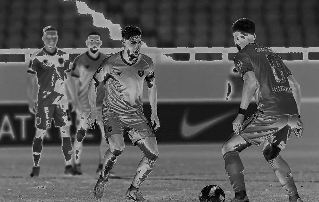 Cissé đáp trả Mike Dean: 'Tôi sẽ không để anh nói bậy như thế' – Giải phẫu cú giao bóng bị buộc tội trước bàn thắng 93:20 của Aguero Cissé đáp trả Mike Dean: 'Tôi sẽ không để anh nói bậy như thế' – Giải phẫu cú giao bóng bị buộc tội trước bàn thắng 93:20 của Aguero