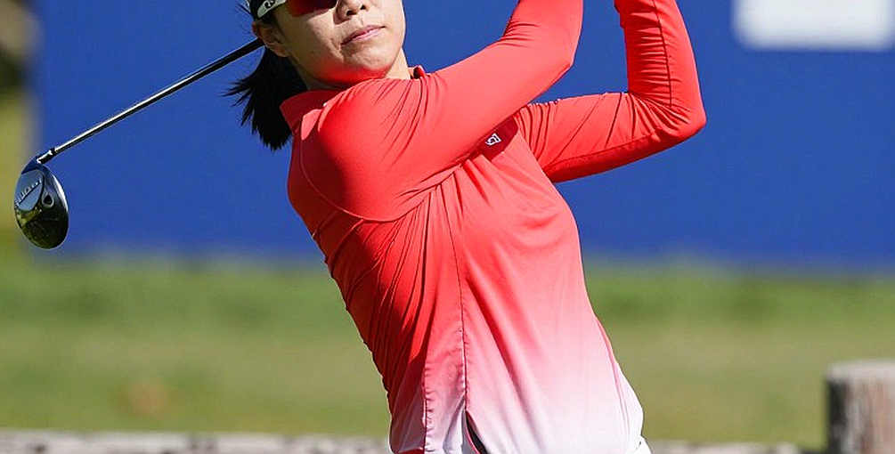 Todd Clements bùng nổ với 64 (-6) ở vòng mở màn Omega European Masters, dẫn đầu danh sách với Ashun Wu