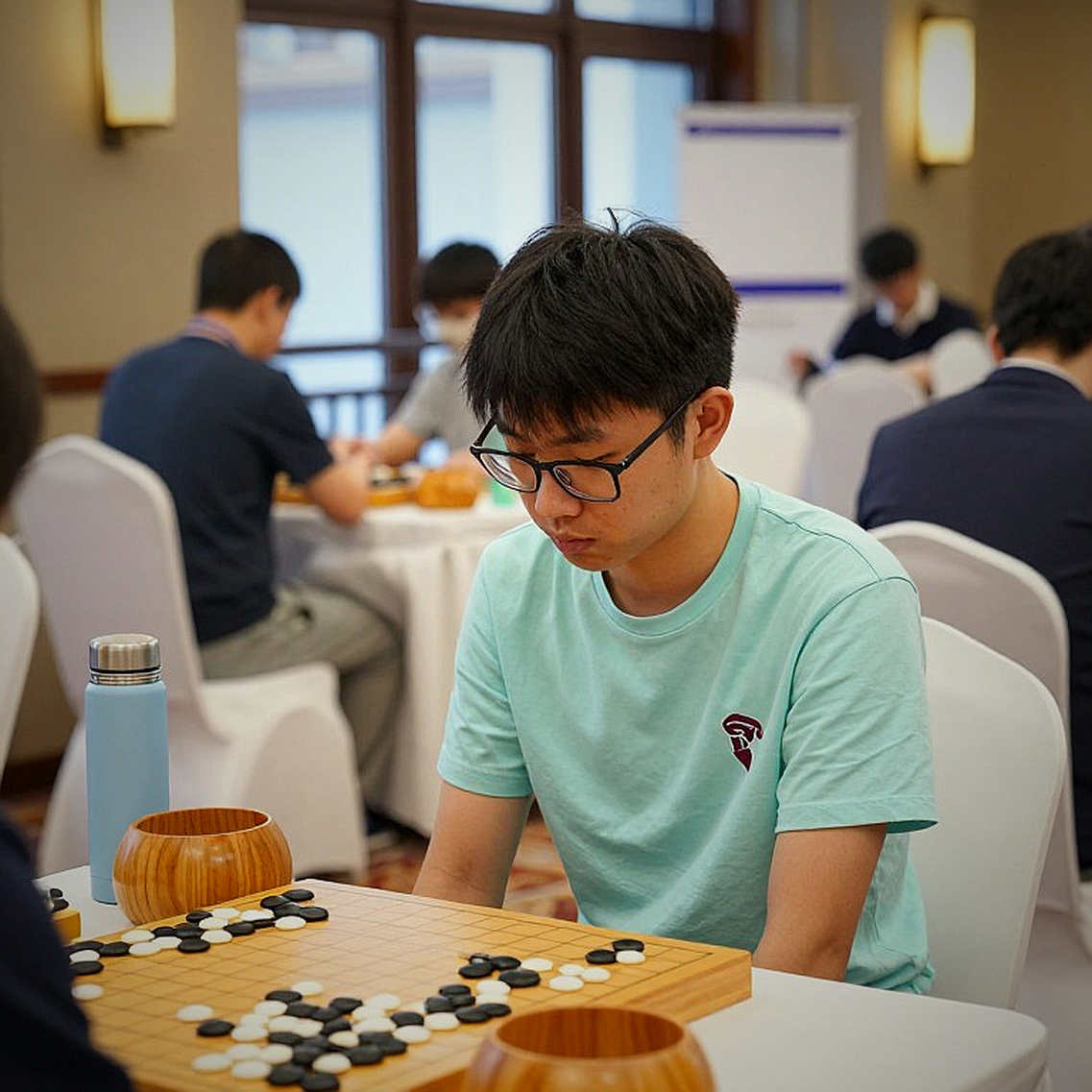 Atyrau Masters: Hai hạt giống gục ngã và dòng chảy ngầm của ngành nội dung cờ vua