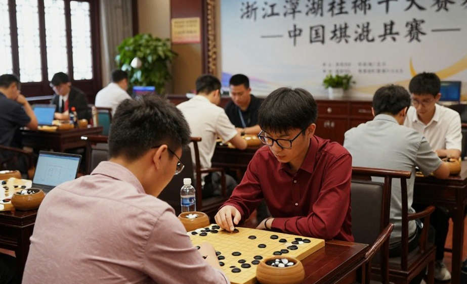 Firouzja hạ Carlsen sau 49 nước — và những bàn đấu nữ đã quyết định game point ở GCL 2026 Firouzja hạ Carlsen sau 49 nước — và những bàn đấu nữ đã quyết định game point ở GCL 2026