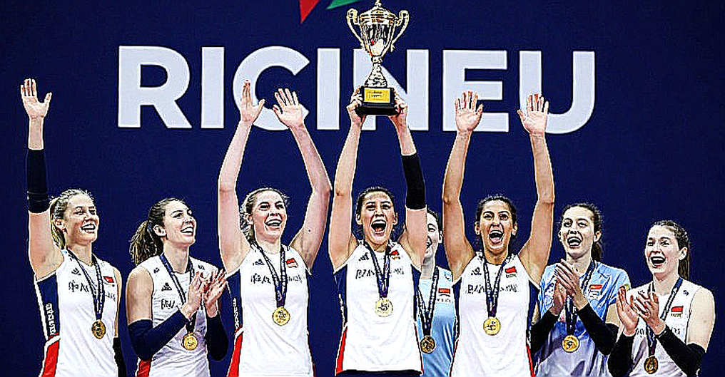Thổ Nhĩ Kỳ ngược dòng hạ Ý 3-2 tại chung kết EuroVolley 2026: sân nhà như một biến số chiến thuật