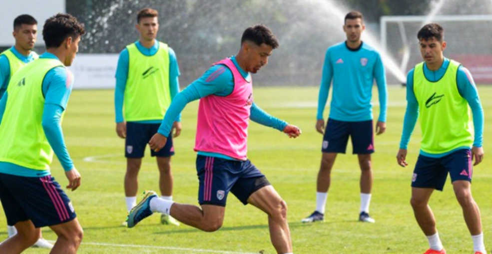 América – Chivas: Hàng thủ chắp vá, lời khiêu khích Campillo và câu chuyện thật nằm ở hàng tiền vệ América – Chivas: Hàng thủ chắp vá, lời khiêu khích Campillo và câu chuyện thật nằm ở hàng tiền vệ