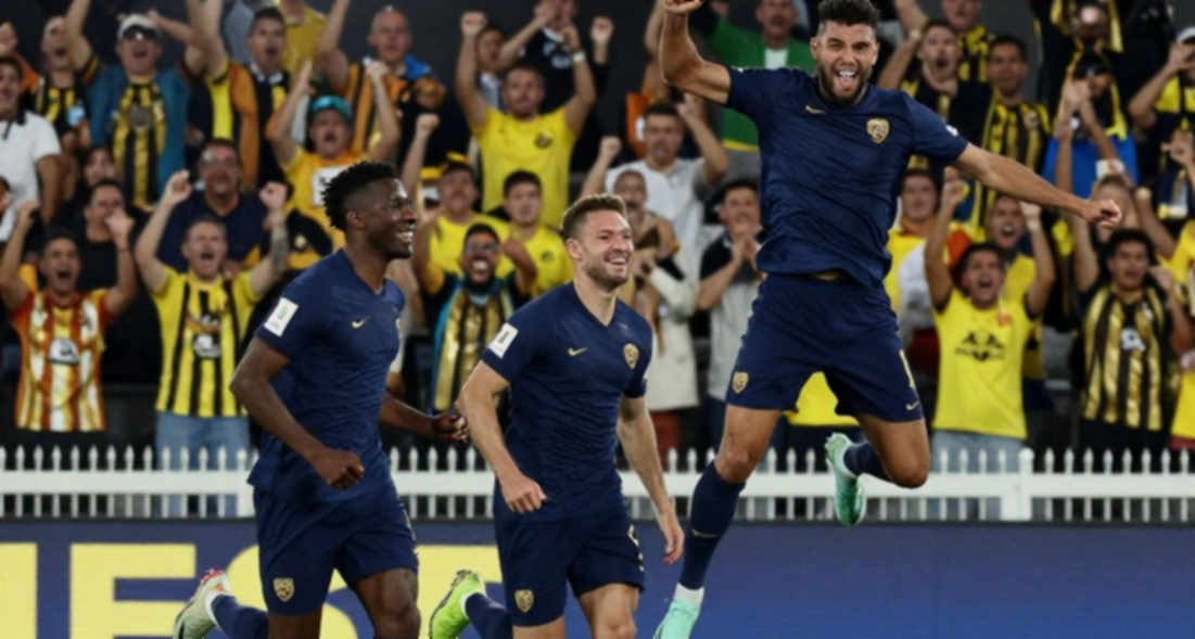 Một quả phạt góc, hai lần lặp lại: Vì sao Persib thắng Persik 1-0 mà vẫn để lại câu hỏi