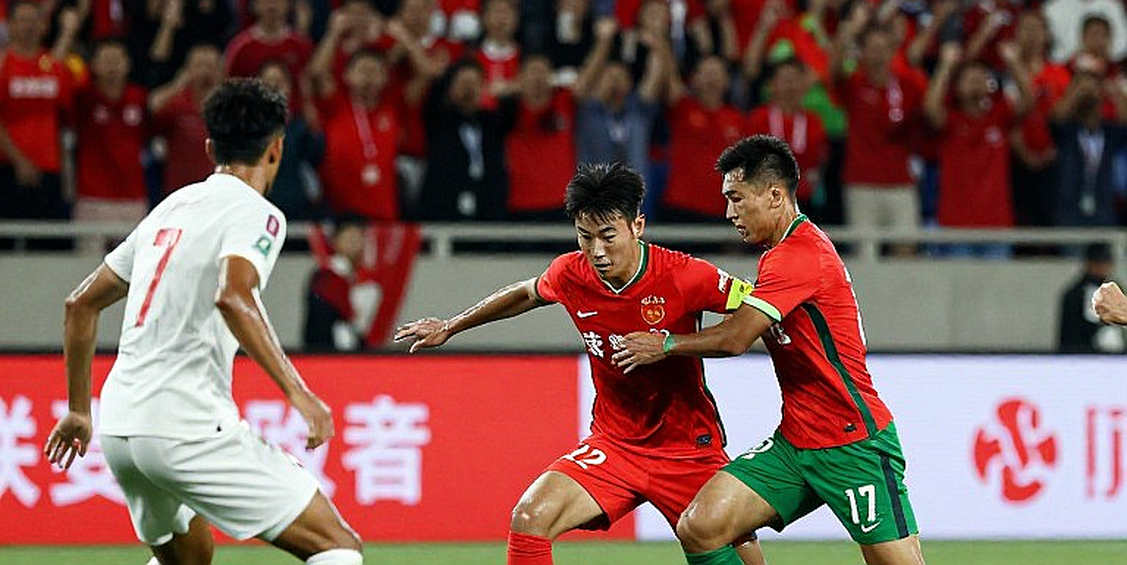 Thị Trường Chuyển Nhượng V-League: Khi Mô Hình Dữ Liệu Va Vào Bức Tường Phòng Thay Đồ