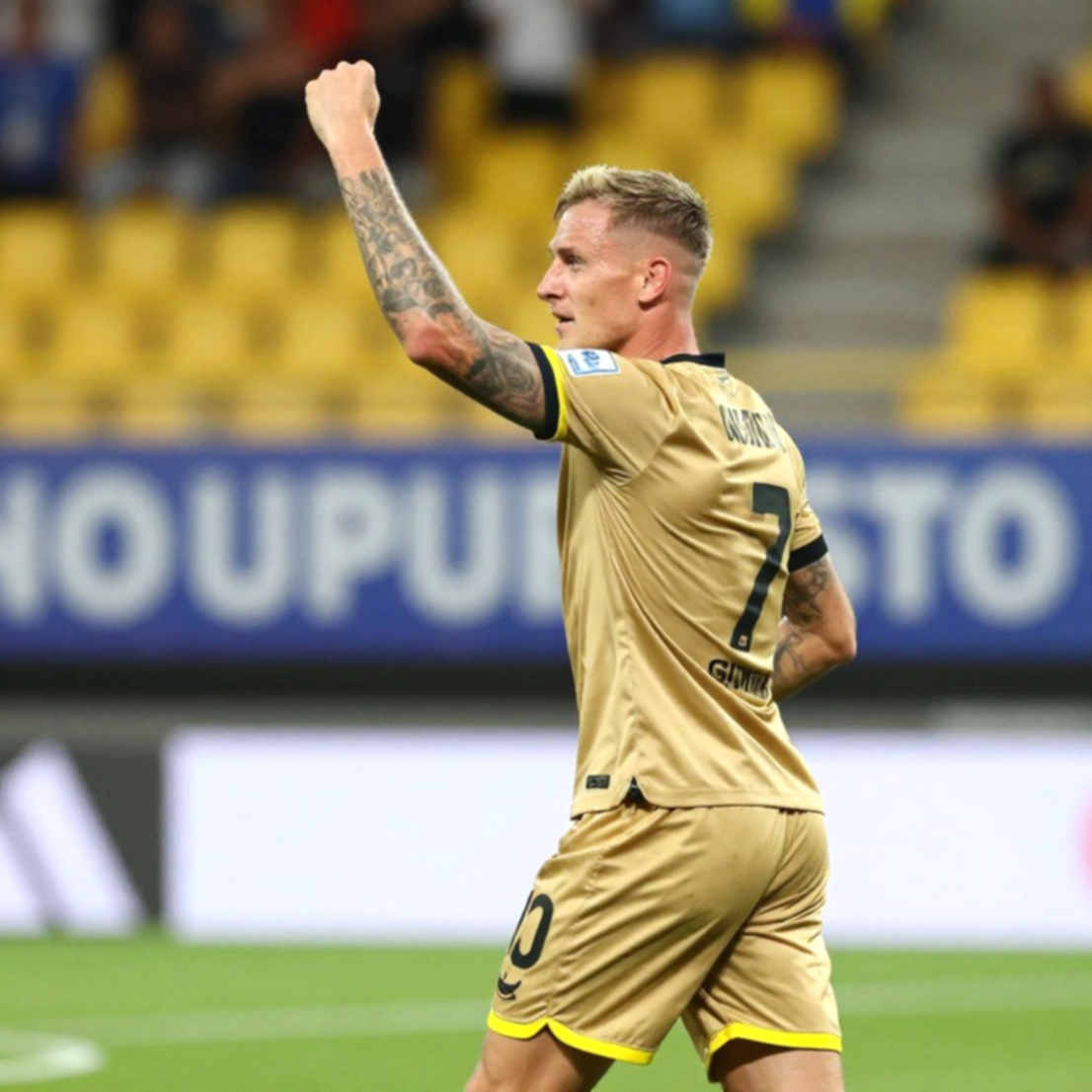 VAR ở V.League 1: tranh cãi đã chuyển từ mắt trọng tài sang khung hình