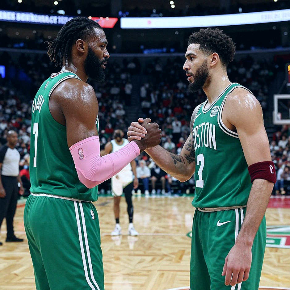 Kawhi Leonard trở lại Toronto: Nước đi của cảm xúc hay cú đặt cược sai lầm? Kawhi Leonard trở lại Toronto: Nước đi của cảm xúc hay cú đặt cược sai lầm?